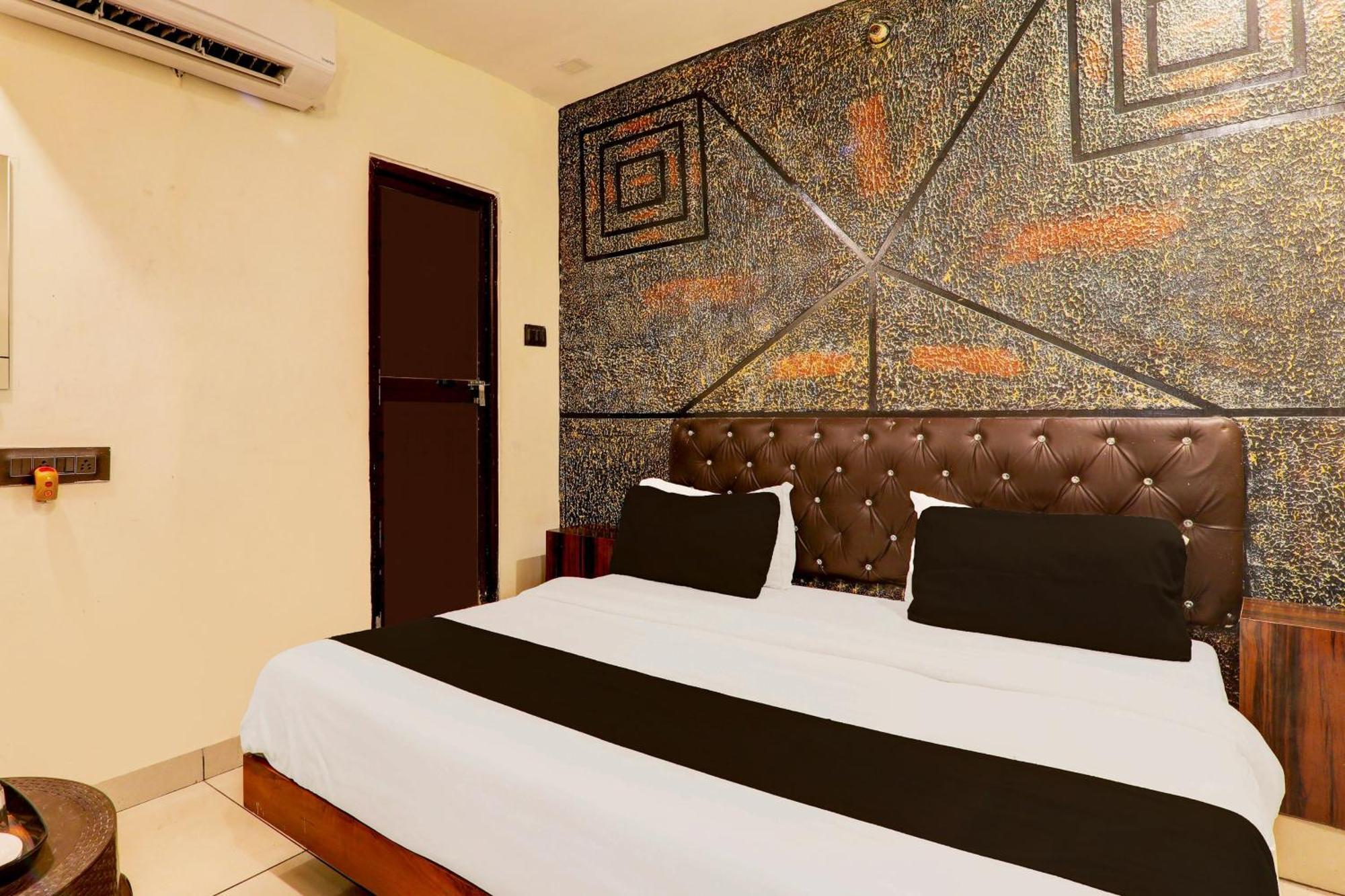 Hotel O Sr Grand โคราฆปุระ ภายนอก รูปภาพ